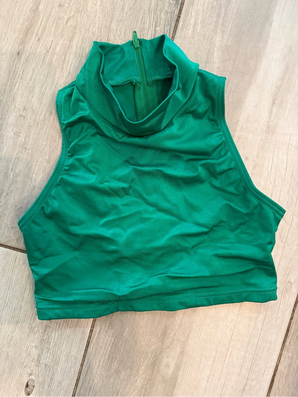 Weissman Emerald Green Sleeveless Mock-Neck Dance Crop Top
